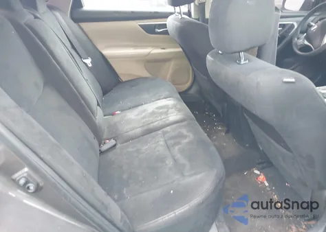 2015 Nissan Altima 2.5 S z USA, uszkodzony, nr VIN 1N4AL3AP1FN895377